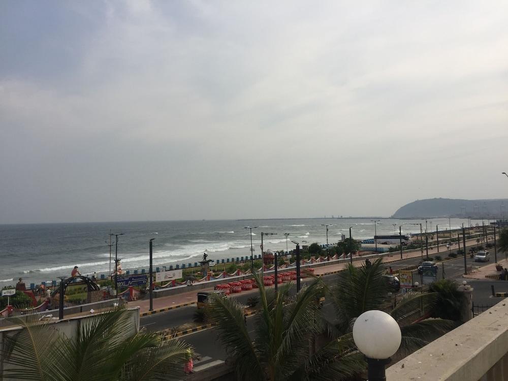 The Gateway Hotel Beach Road Вишакхапатнам Экстерьер фото